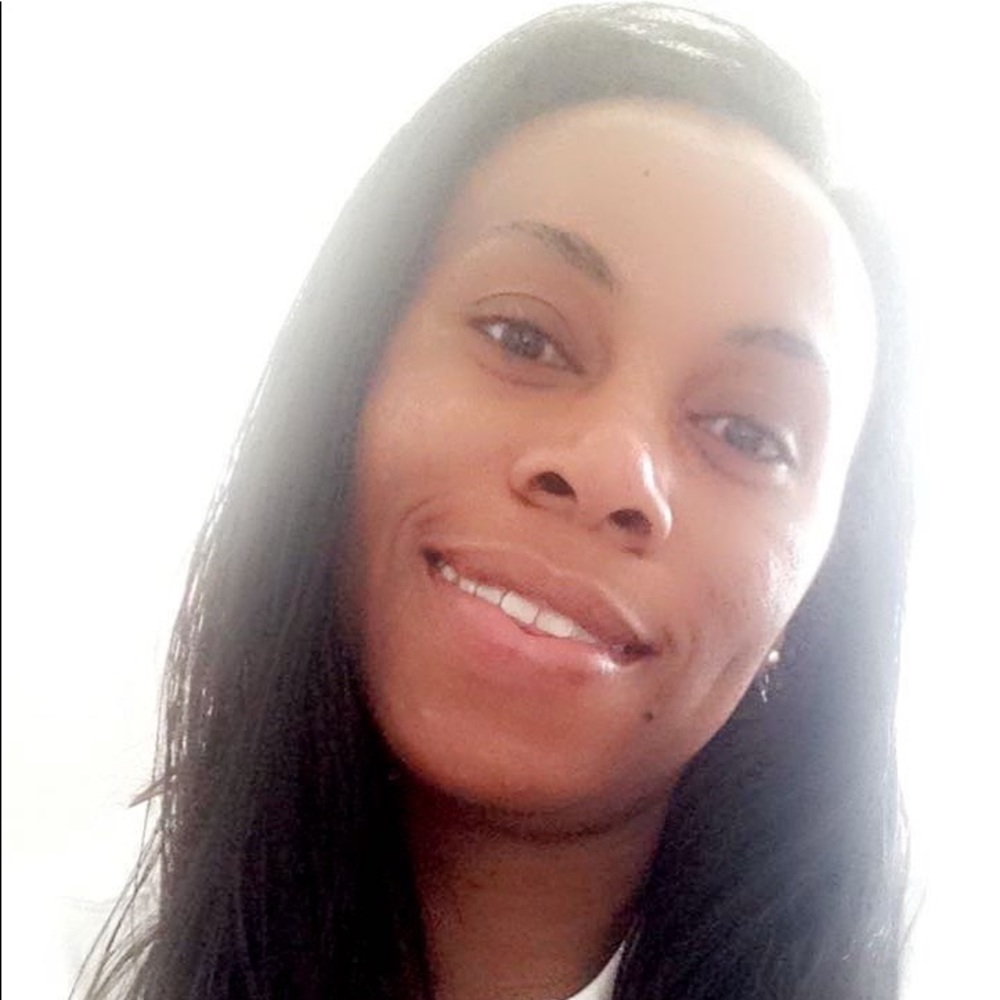 Meet your Posher, Dee